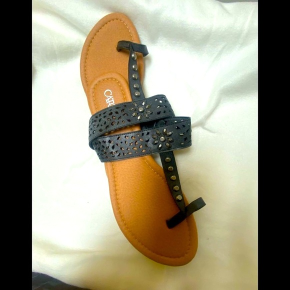 Cato Black Ring Toe Spudded Sandal - Picture 2 of 8